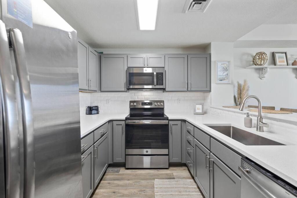 Gorgeous New Boho 1-bdrm At Calypso Tower 3 Resort, Walk To Pier Park! Apartment *